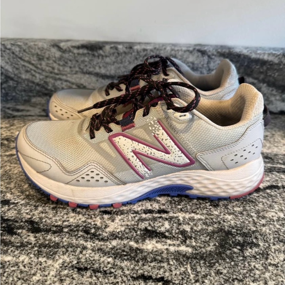 New Balance Women’s 410 Trail Sneaker 8.5